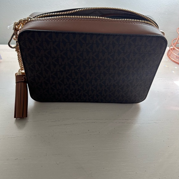 Michael Kors crossbody - Picture 8 of 8